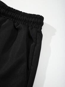 Manfinity VDAYZ Conjunto de camisa y pantalones cortos casuales con estampado tropical para hombres en vacaciones, incluye trajes de baño tropicales y camisas hawaianas