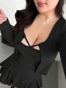 SHEIN MOOSTA Bộ 3 áo thun tay dài cài nút phía trước hở họa tiết hoa màu xám cỡ lớn, áo hai dây và chân váy cạp chun - màu đen - Xem 4