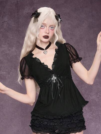 Goth Top à manches courtes avec décoration nœud papillon, col V transparent et pendentif croix, style élégant et mignon de palais, en noir/rouge, pour la remise des diplômes, les fêtes, les femmes