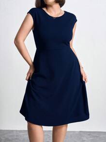 SHEIN Clasi Váy dài đến đầu gối thanh lịch cỡ lớn cho nữ, cổ tròn và tay loe, mùa hè, trang phục công sở dành cho phụ nữ - Màu xanh hải quân - Xem 4