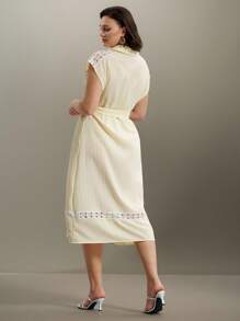 Flouryn 热销女士休闲优雅编织纹理纯色拼布镂空蕾丝花领系腰蝴蝶袖中长宽松连衣裙，加大码，夏季 - 杏色 - 查看 2