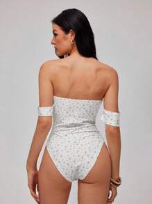 Roylia Short Sleeve Open Shoulder Ditsy Floral Twist Front Bodysuit
