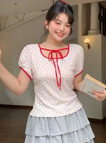Dazy Plus Plus Size Color Block Lace-Up Round Neck Tiny Heart & Floral Print Fitted Casual T-Shirt For Young Girls Cute Tops