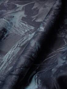 PAVTROS 男士青春街头风，INS上搭配高街风多条纹运动拼色设计仿生迷彩数码印花短袖T恤短裤套装。这套服装体现了街头摇滚美学，非常适合音乐节和日常穿搭，是送给男朋友或老公的理想礼物，体现了街头潮流和Y2K风格。男士短裤套装，男士两件套服装，男士印花短袖上衣短裤套装，两件套短裤套装，男士两件套短裤套装 - 彩色 - 查看 6