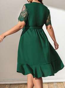 SHEIN Clasi Vestido de talla grande con cuello en V, dobladillo con volantes y parches - Verde Oscuro - Ver 2