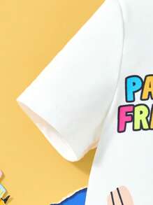 Paul Frank X SHEIN 2 pezzi Set abbigliamento da bambina, maglietta a maniche corte bianca casual con stampa di scimmia e pantaloncini colorati a righe