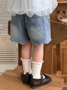 DAZY Young Girl Pocket Curved Hem Loose Casual Denim Shorts, Summer - Medium Wash - View 3