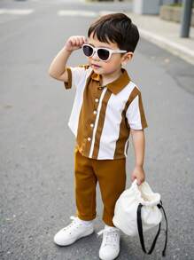 SHEIN 2 piezas de outfit casual de verano - 1 camisa de manga corta con estampado de rayas verticales y digital con color contrastante, combinada con pantalones casuales sólidos marrones. Presenta sencillez y elegancia, adecuado para uso diario, escuela, viajes y ocio en las temporadas de primavera/verano. Escapada, vacaciones, viaje, relajación, tomar el sol, verano - Marrón - Ver 1