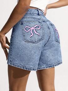 SHEIN EZwear 女士蝴蝶结刺绣口袋休闲牛仔短裤，夏季 - 淺色水洗藍 - 查看 1
