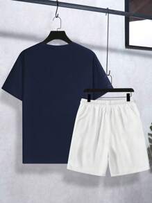 Manfinity Homme مجموعة من 2 قطعة قميص تي شيرت قصير الأكمام كاجوال للرجال، طباعة شعارات وأحرف بألوان متباينة، مصمم بأسلوب بسيط وعصري، نسيج مريح لملابس الصيف للرجال - متعدد الألوان - مشاهدة 4