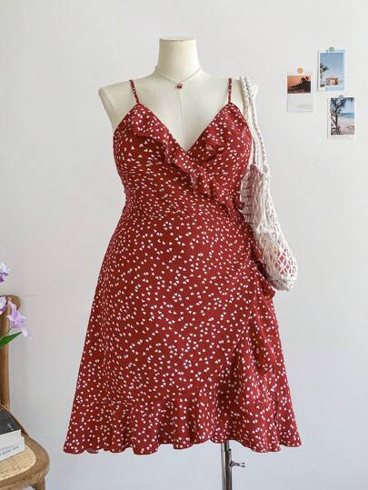 فستان كامي بطبعة قلب منتشرة ذو تفاصيل على الجانبين مناسب للمقاسات الكبيرة بطراز البوهيمي