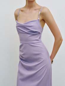 Lumivelle Camisole Kleid mit seitlicher Rüschenverzierung und Perlendekor