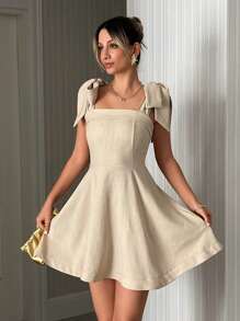 SHEIN Cottnline 天然亚麻肩带迷你连衣裙，优雅方形领口，可调节长蝴蝶结袖，合身紧身胸衣搭配交叉后背设计，A 字廓形，夏季连衣裙，Y2K 连衣裙 - 米色 - 查看 1