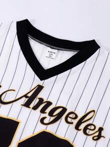 SHEIN ChillGRL 青少年女孩家庭装复古运动队数字条纹 V 领黑色装饰超大休闲 T 恤，适合女孩、假日、夏季、旅行