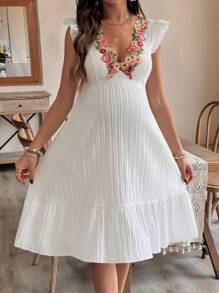 SHEIN Pregnant Women V-Neck Ruffle Sleeve Patterned Maternity Dress - White - View 4