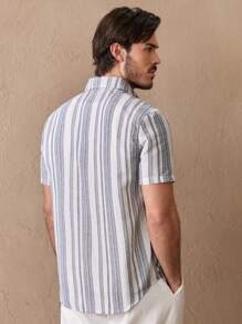 Manfinity VCAY 男士梭织条纹修身短袖休闲衬衫，夏季 - 藍白色 - 查看 4
