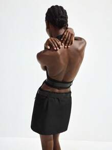 Maija Conjunto de 2 peças composto por Regata sem Manga com Decote em U e Cinto, e Mini Saia com Cintura Elástica Ajustada, Estilo Chique, Sexy e Minimalista para Férias, Festa e Uso no Escritório - Preto - Visão 2