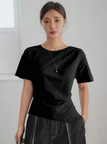Dazy-Less 夏季简约纯色商务休闲不对称下摆褶皱开叉短袖女式T恤 - 黑色 - 查看 5