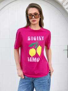 SHEIN Camiseta con estampado de limón en color rosa intenso, Camiseta de la colección de cítricos de verano, Camiseta con estampado de fruta de estilo retro, Camiseta gráfica de limón de la colección de verano, Camiseta casual de algodón con mensaje, Camiseta gráfica de limón en rosa intenso, Colección de estampados casuales de verano, Camiseta gráfica de algodón premium, Tela transpirable