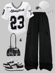 SHEIN Streecool Kids Ensemble de deux pièces comprenant un Top à col V avec imprimé numérique et manches courtes et un pantalon cargo unicolore pour adolescentes. Tenue printanière/estivale pour ado