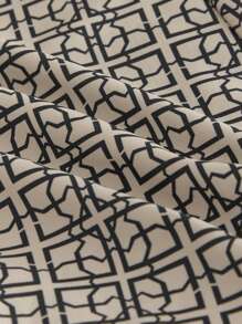 Manfinity NXTstreet Men's Loose Allover Printed Shorts With Drawstring Waist - Beige - View 4