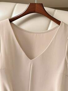 SHEIN Clasi Women's Fashionable Elegant V-Neck Ruffle Hem Minimalist Short Sleeve Waist Tie Wide Leg Jumpsuit, Solid Color, Spring/Summer