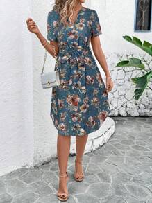 SHEIN Clasi 亚麻度假装女士，夏季优雅女士 V 领亚麻花卉印花插肩袖系带腰部 A 字形连衣裙，适合多种场合，日常通勤，旅行均可 - 藍色 - 查看 3