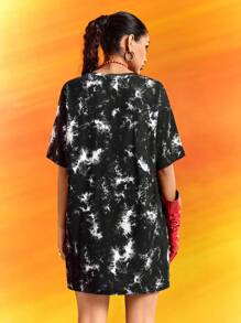 Astro Boy X SHEIN Round Neck Short Sleeve Loose Summer Comfort, Cartoon Casual Street Cool, Black And White Tie-Dye English Letter Graphic Women's Short Dress