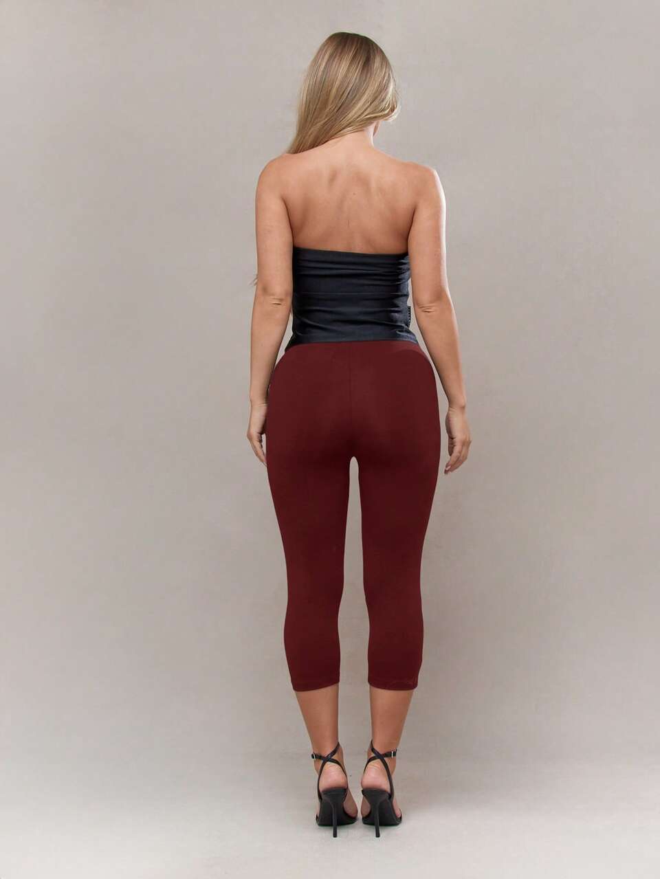 MISSGUIDED Performance Capri Leggings Moisture Wicking Mid Calf Training Running Workout Compression Yoga Tights Sports Gym Activewear Everyday Athleisure