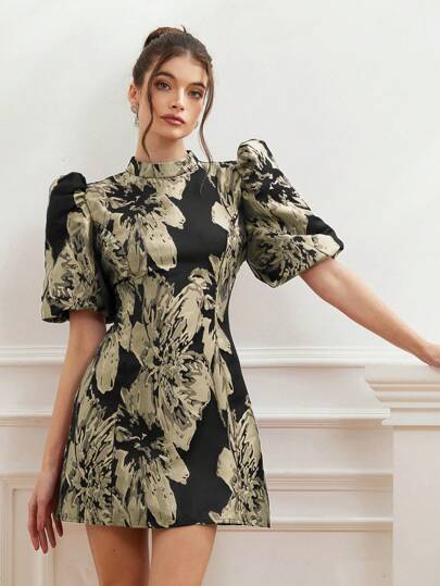 Revavyn 时尚高端撞色黑色底色和玫瑰红提花精致法式夫人精致泡泡袖腰部收紧简约女式短袖迷你连衣裙波西米亚风度假时尚风格适合夏季春秋季