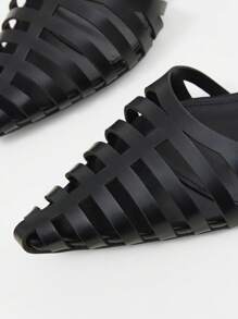 MOTF PREMIUM 尖头镂空平底鞋 - 黑色 - 查看 6