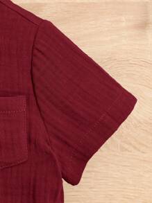 男婴短袖纯色单排扣口袋衬衫和短裤套装