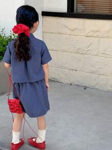 DAZY 2 件女童休闲水洗纽扣短袖衬衫和宽松水洗牛仔短裤套装，夏季 - 深色水洗藍 - 查看 2