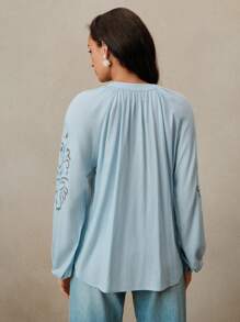 Anewsta 优雅亚麻编织镂空刺绣圆领长袖衬衫，女士春季 - 淺藍色 - 查看 7