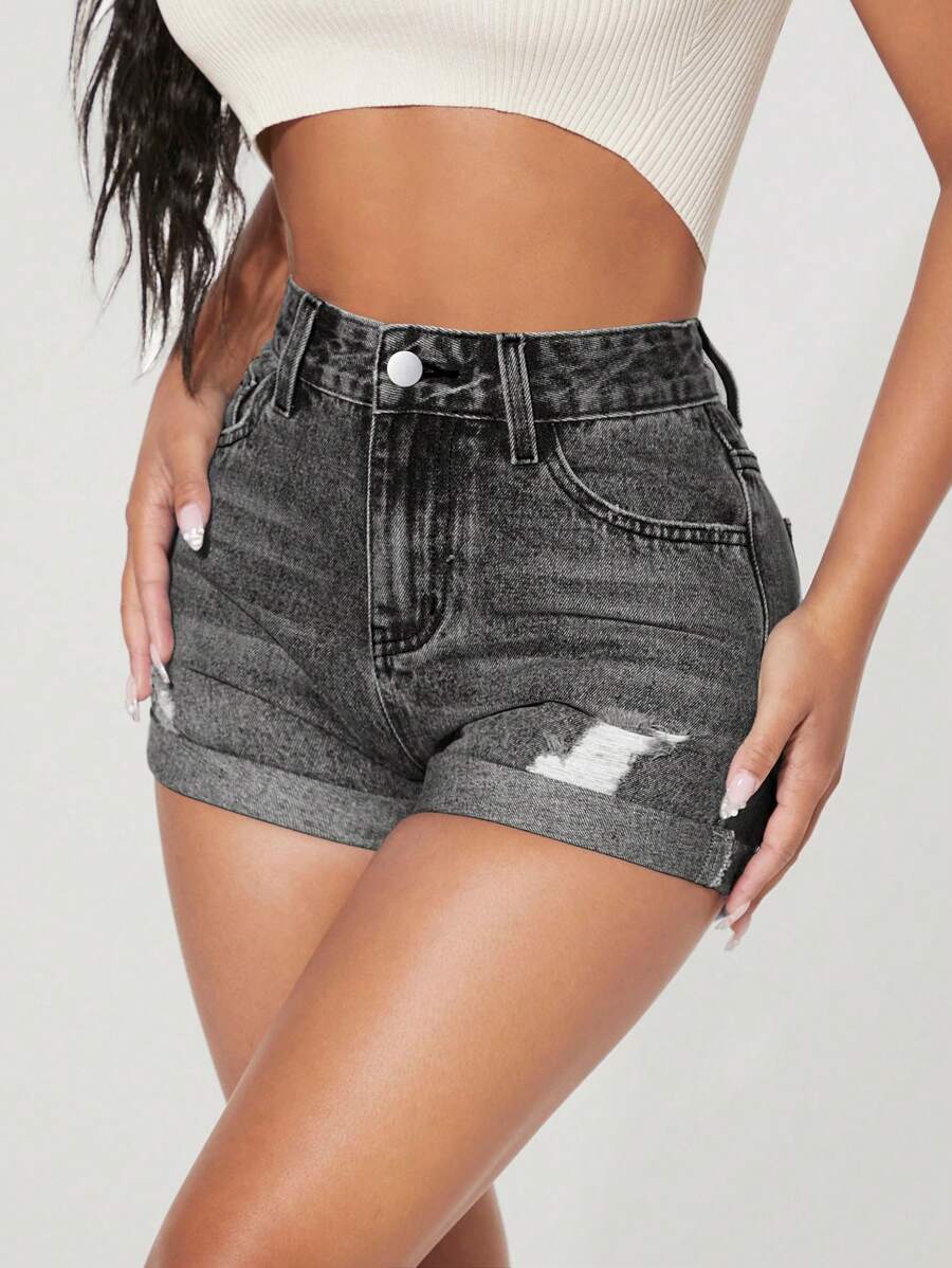 SHEIN PETITE 女式口袋卷边做旧休闲牛仔短裤 - 黑色 - 查看 1