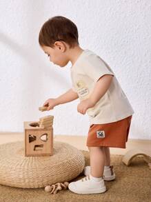 Cozy Pixies 2 件套婴儿男孩套装：椰子树图案针织柔软圆领短袖上衣和松紧腰短裤 - 彩色 - 查看 5