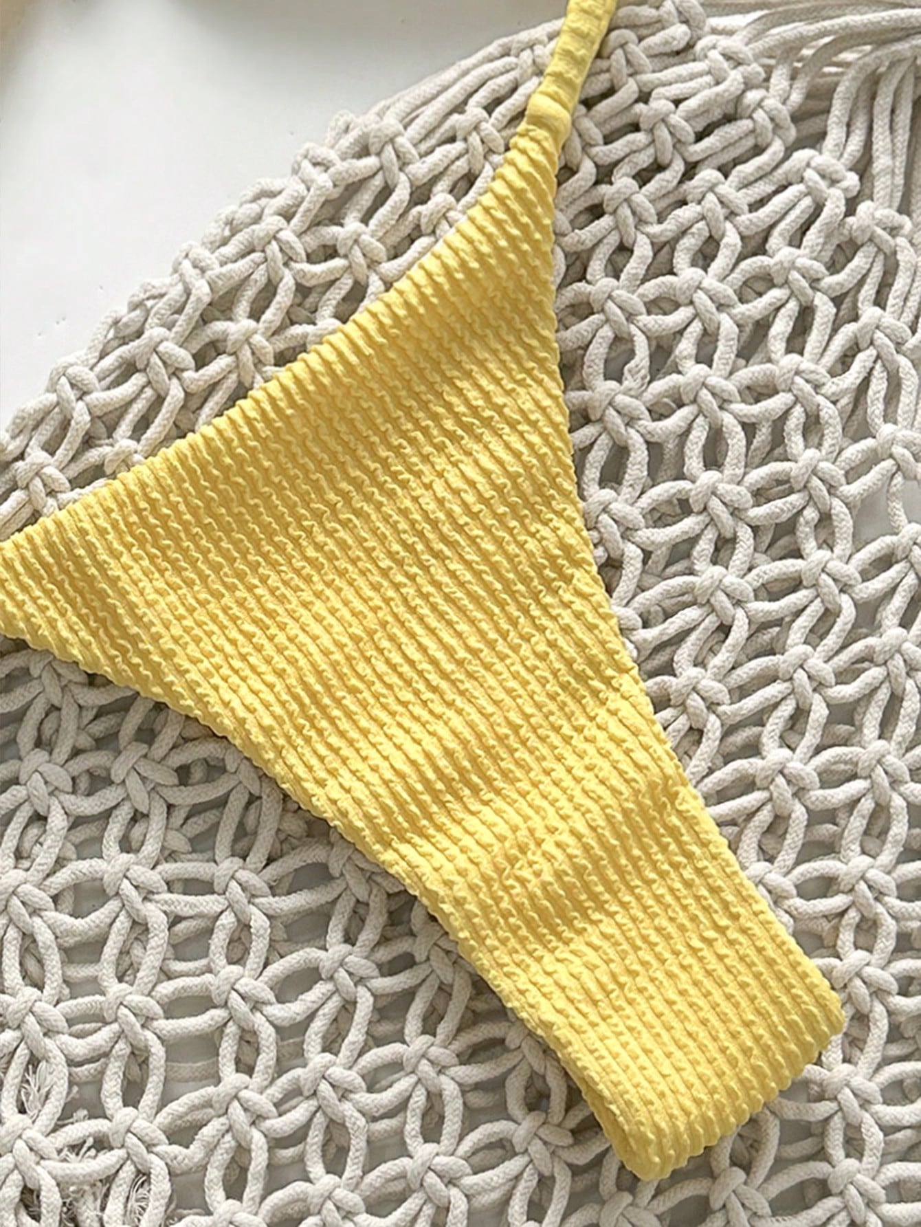 Swim Vcay Conjunto de Maiô Bikini Estampado Jacquard de Cor Sólida com Decor Metálico e Laço Sexy, Tomara que Caia, para Mulheres, Ideal para Praia e Férias de Verão - Amarelo - Visão 5
