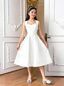 SHEIN Tween Girl Sweetheart Neck Crystal Decor Cross Waist Flared A-Line Knitted Dress