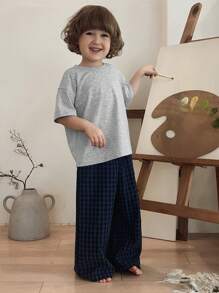 DAZY Toddler Boys Round Neck Solid Color Short Sleeve T-Shirt + Woven Plaid Pants Home Clothes, Spring/Summer - Grey - View 3