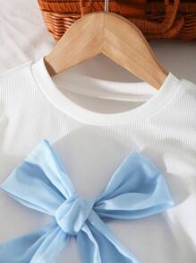 SHEIN Playful Pals 女童休闲甜美圆领盖袖修身短款上衣和蝴蝶结松紧腰磨边牛仔短裤套装 - 白色 - 查看 5