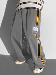 SHEIN Tween 男童休闲百搭舒适彩色织带字母标签直筒宽松梭织纯色裤子，适合通勤、上学、日常休闲、旅行、运动、春夏秋冬 - 灰色 - 查看 6