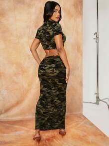 SHEIN SXY 女士两件套：迷彩印花短袖纽扣露脐上衣和半身裙 - 彩色 - 查看 2