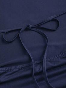 Sweetra 黑色深 V 领露背系带无袖紧身迷你连衣裙