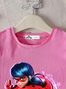 Miraculous Ladybug X SHEIN Camiseta de manga corta con cuello redondo y gráfico de letras y números para niña preadolescente - Rosa - Ver 4