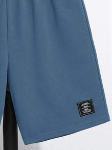 SHEIN 2pcs Tween Boys Neutral-Design Letter Embossed Pattern Round Neck Short Sleeve T-Shirt And Decorated Shorts Set, Casual For School, Travel, Sports, Gatherings, Spring/Summer