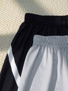 SHEIN 2 件男童黑白条纹印花轻质网眼面料短裤，夏季 - 黑色 - 查看 5