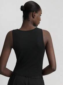 Ontre 2025 Spring & Summer Women's Sleeveless Solid Color Minimalist Fashion Suit For Business, Casual, Daily Commute, Black Color Cropped Top, Stitching Top Tank Top, Black And White Stitching Top - Black and White - View 6