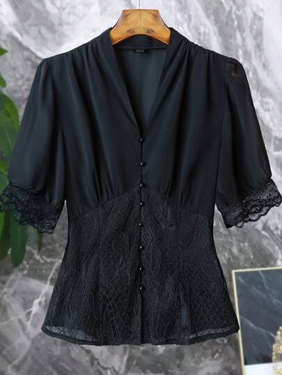 Franclia Blusa casual preta com decote em V, renda, patchwork, babados, manga curta, chiffon