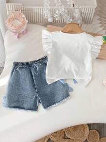 SHEIN Playful Pals 女童休闲甜美圆领盖袖修身短款上衣和蝴蝶结松紧腰磨边牛仔短裤套装 - 白色 - 查看 3