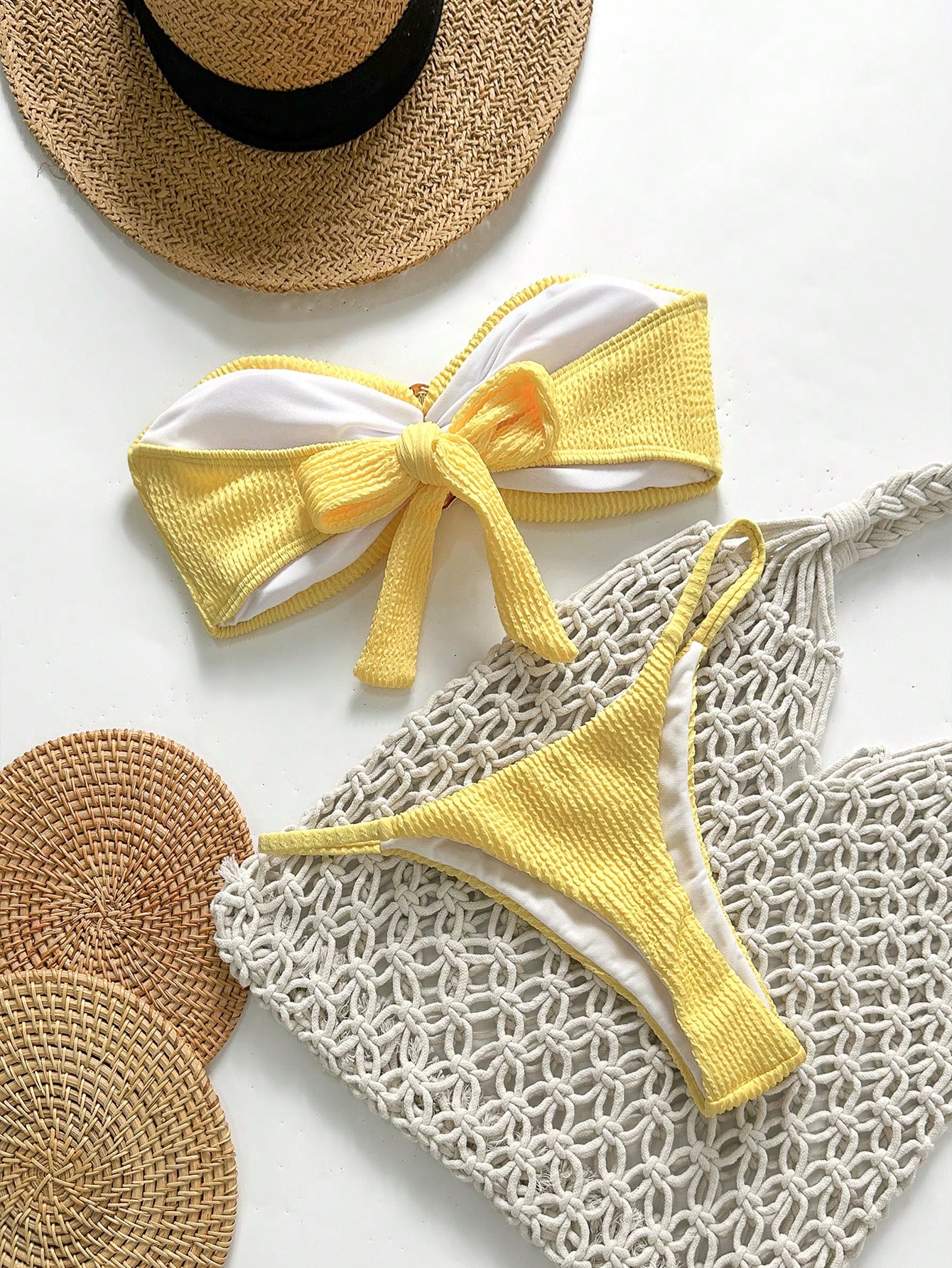Swim Vcay Conjunto de Maiô Bikini Estampado Jacquard de Cor Sólida com Decor Metálico e Laço Sexy, Tomara que Caia, para Mulheres, Ideal para Praia e Férias de Verão - Amarelo - Visão 2